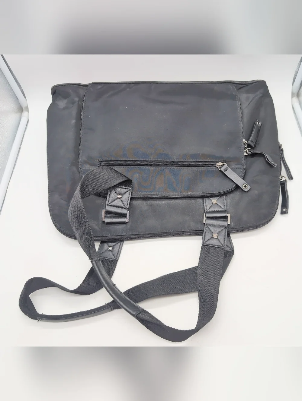 Kenneth Cole Reaction 17 Inch Laptop Shoulder Bag